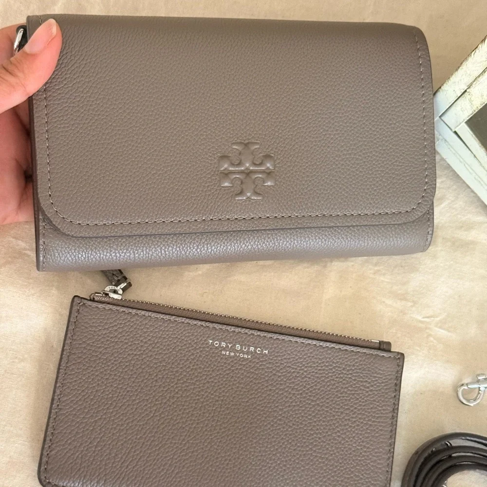 New Tory burch Thea flat wallet crossbody with zip cardholder wallet